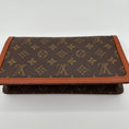Load image into Gallery viewer, Pochette Dame Monogram