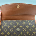 Load image into Gallery viewer, Pochette Dame Monogram