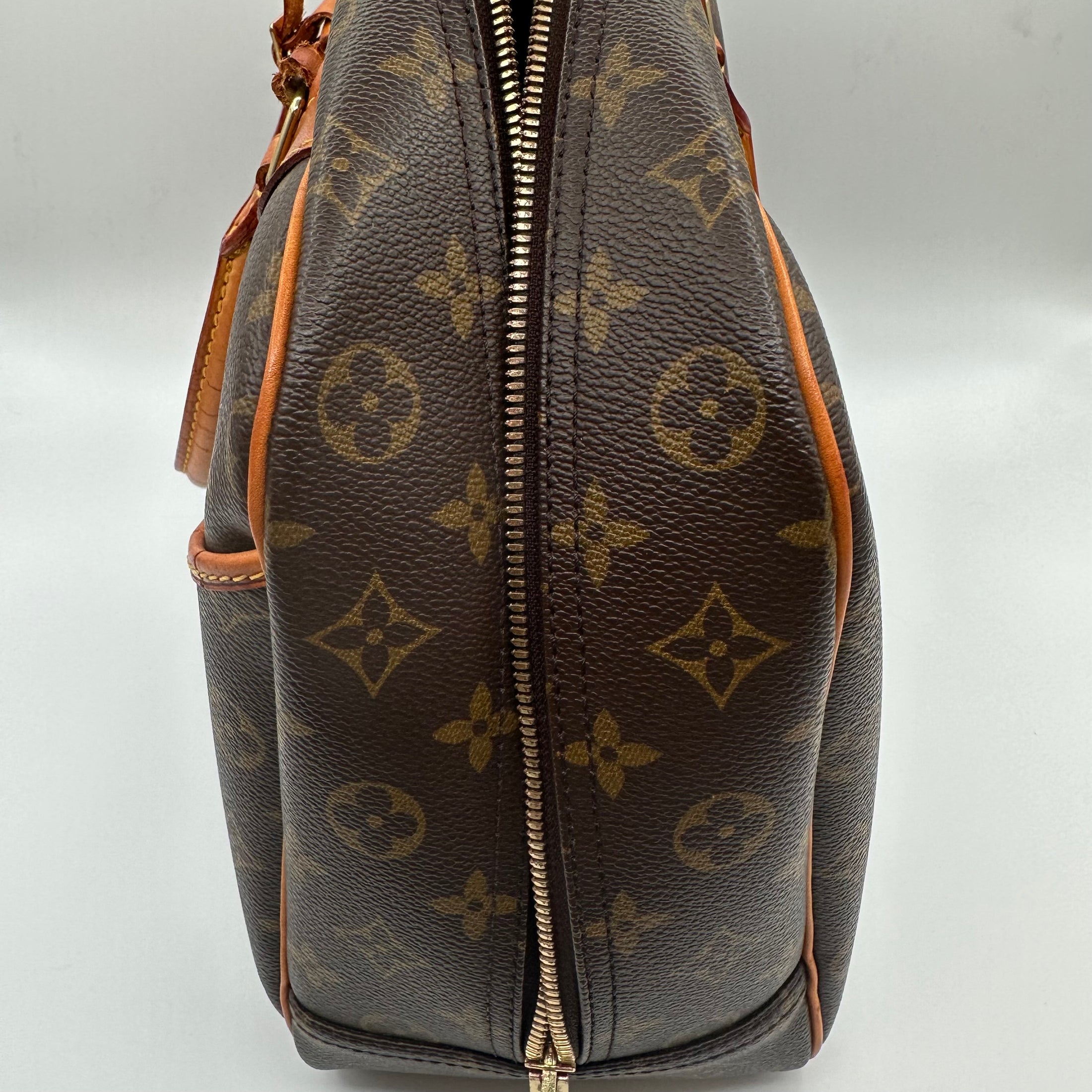 Deuville in Monogram