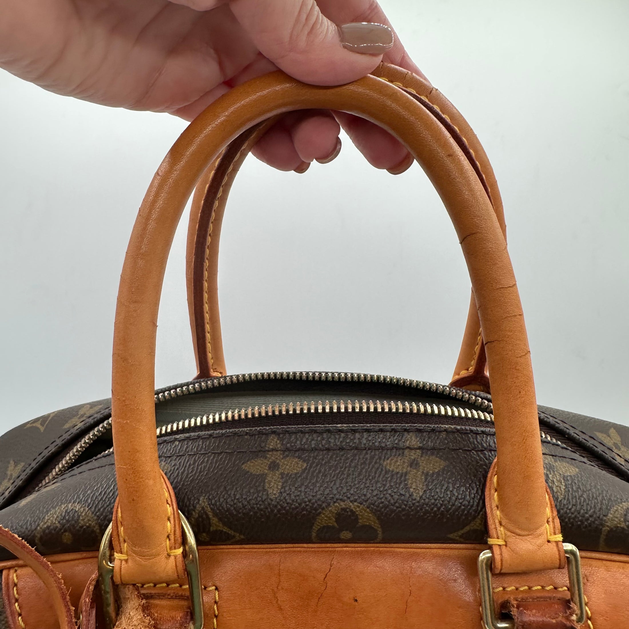 Deuville in Monogram