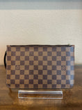 Load image into Gallery viewer, Neverfull Pouch MM - Damier Ebene
