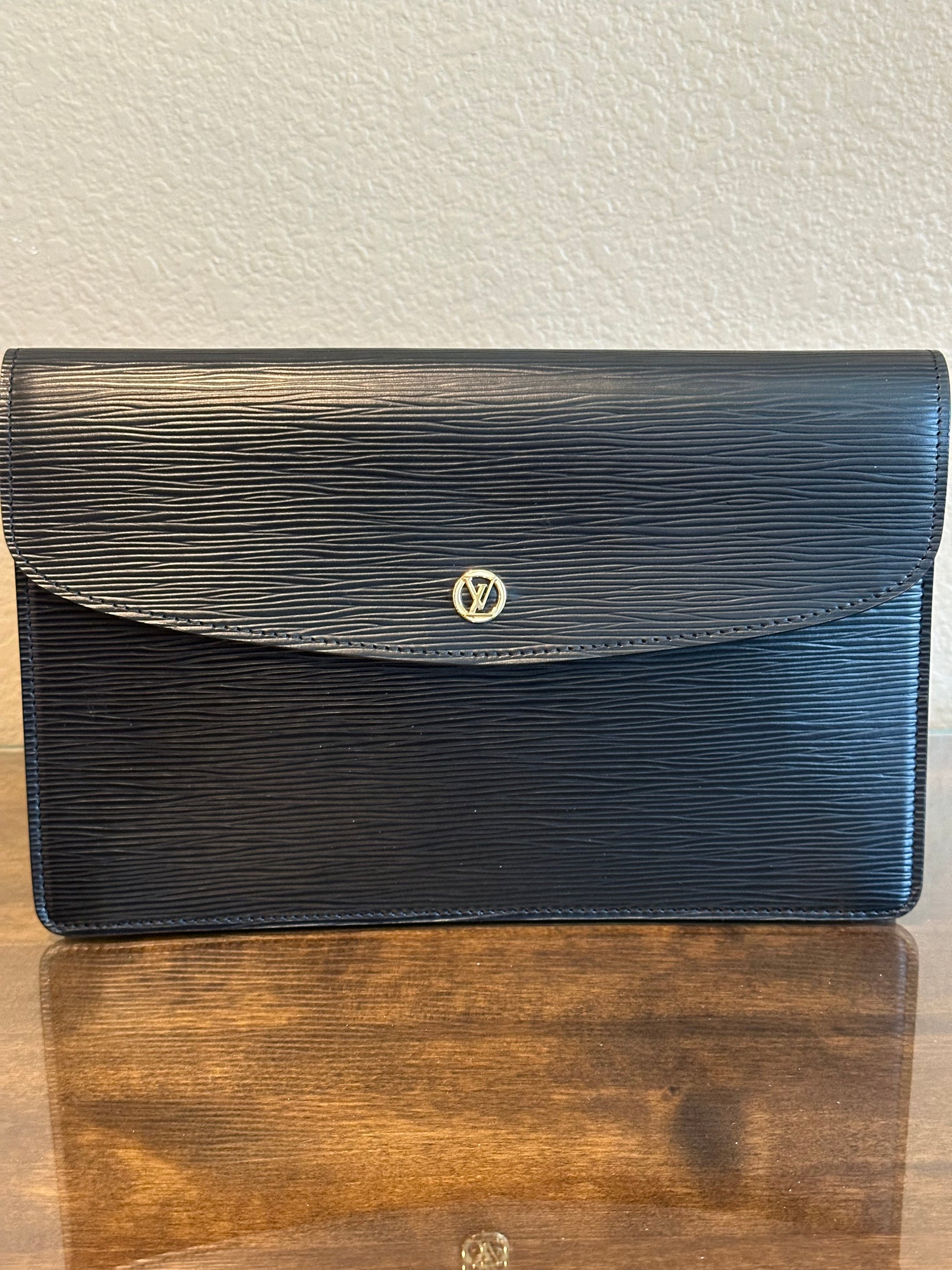 Montaigne 27 in Black Epi Leather