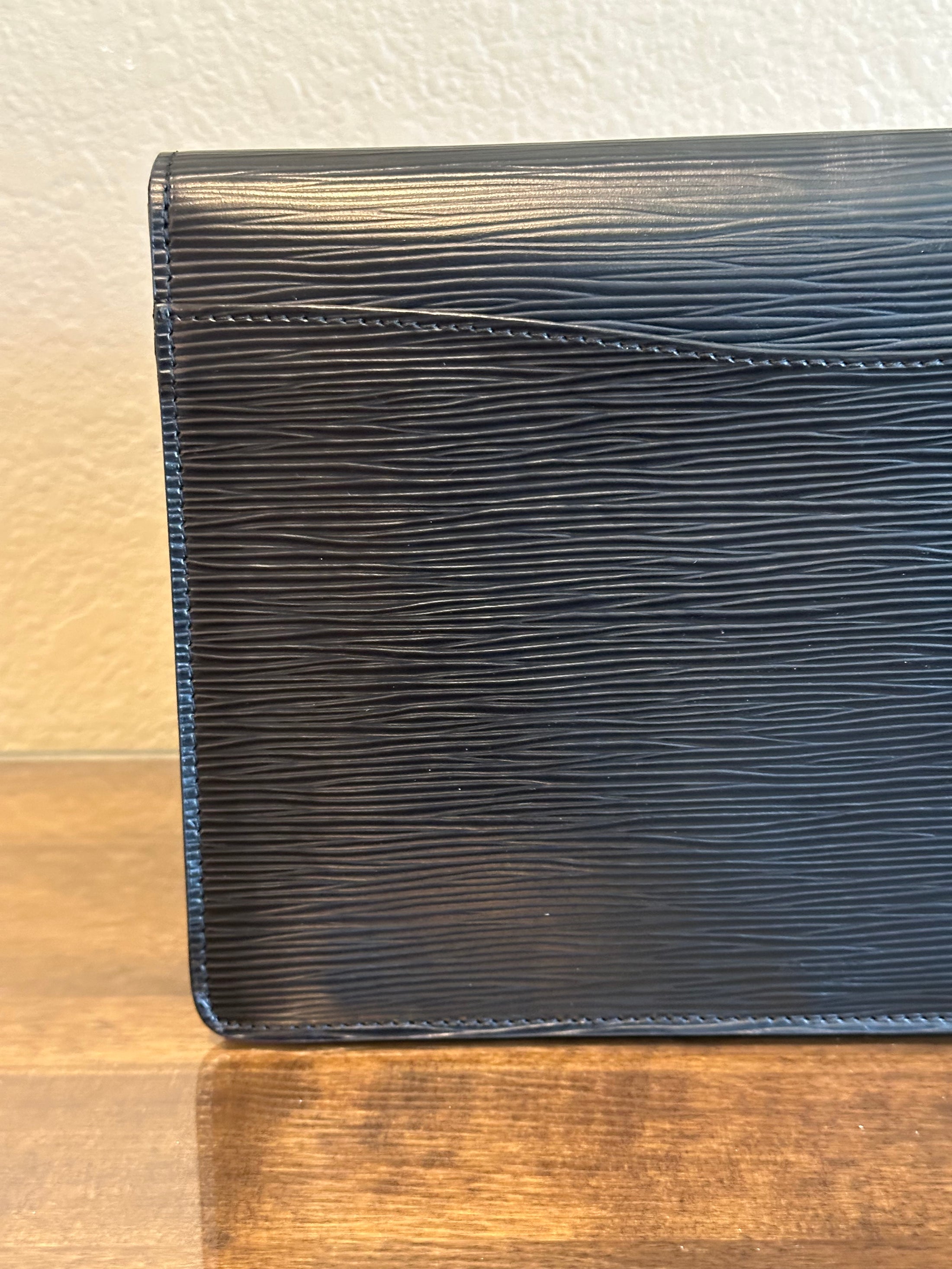 Montaigne 27 in Black Epi Leather