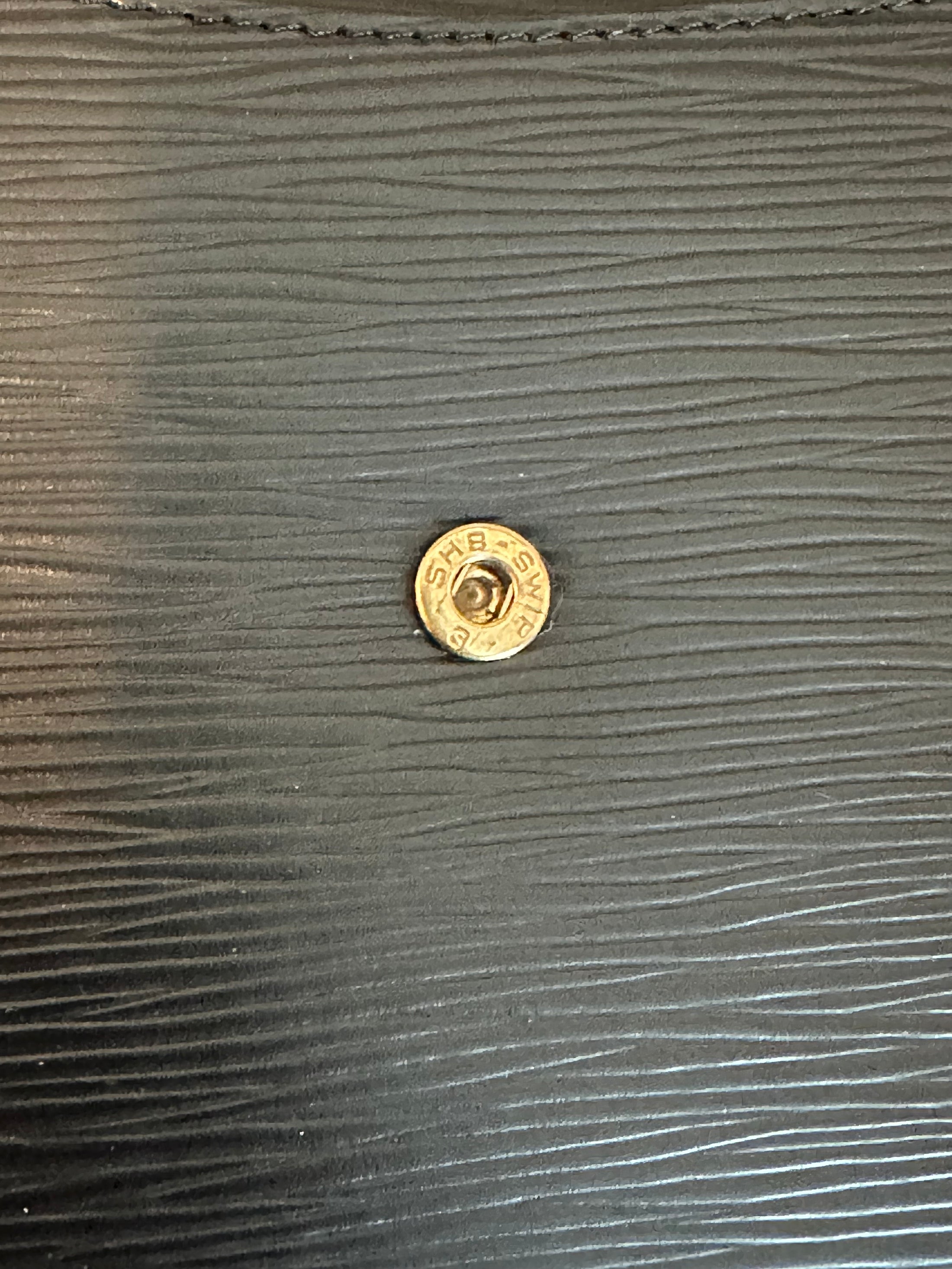 Montaigne 27 in Black Epi Leather