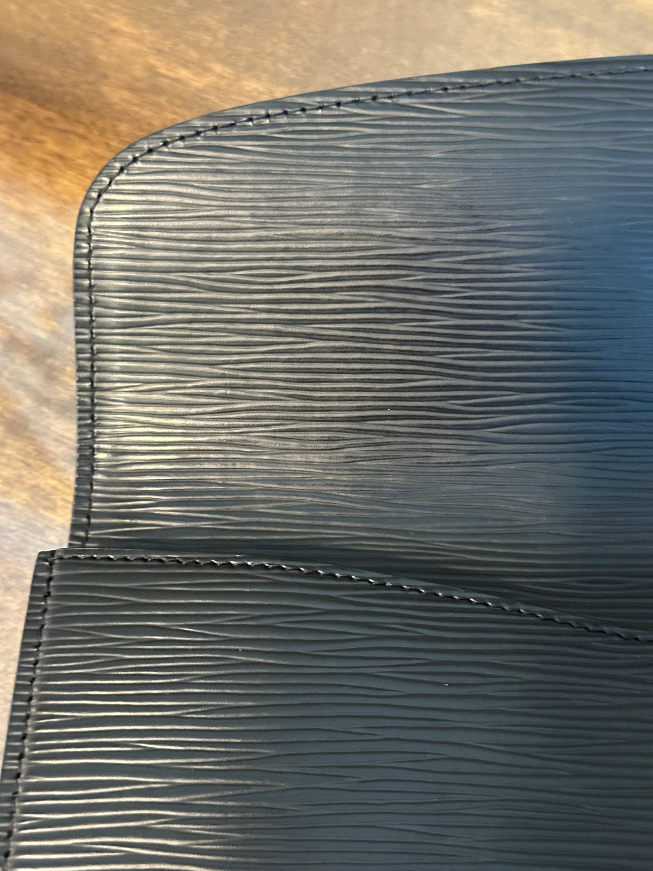 Montaigne 27 in Black Epi Leather