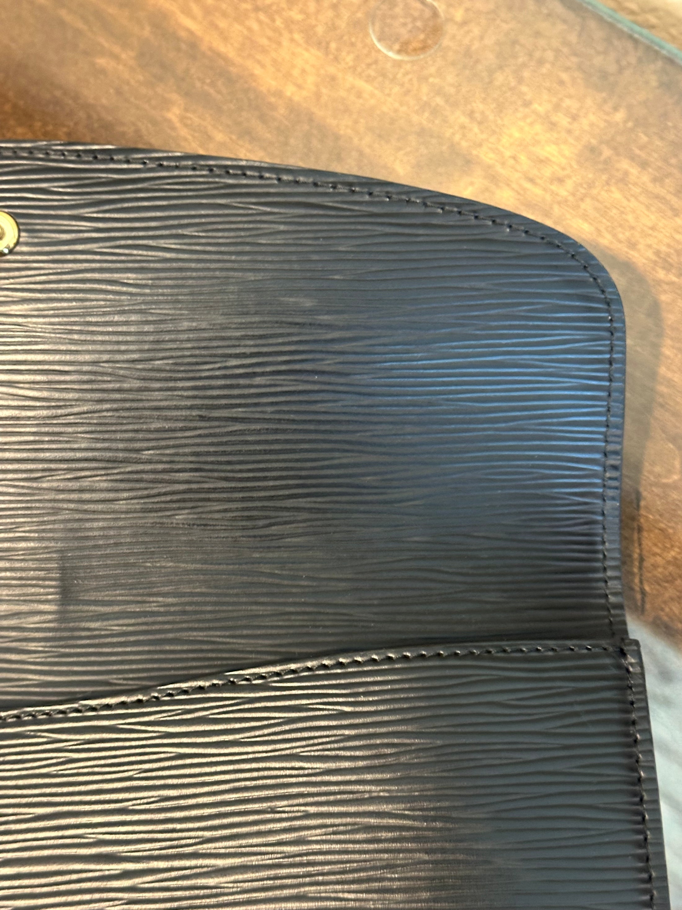 Montaigne 27 in Black Epi Leather