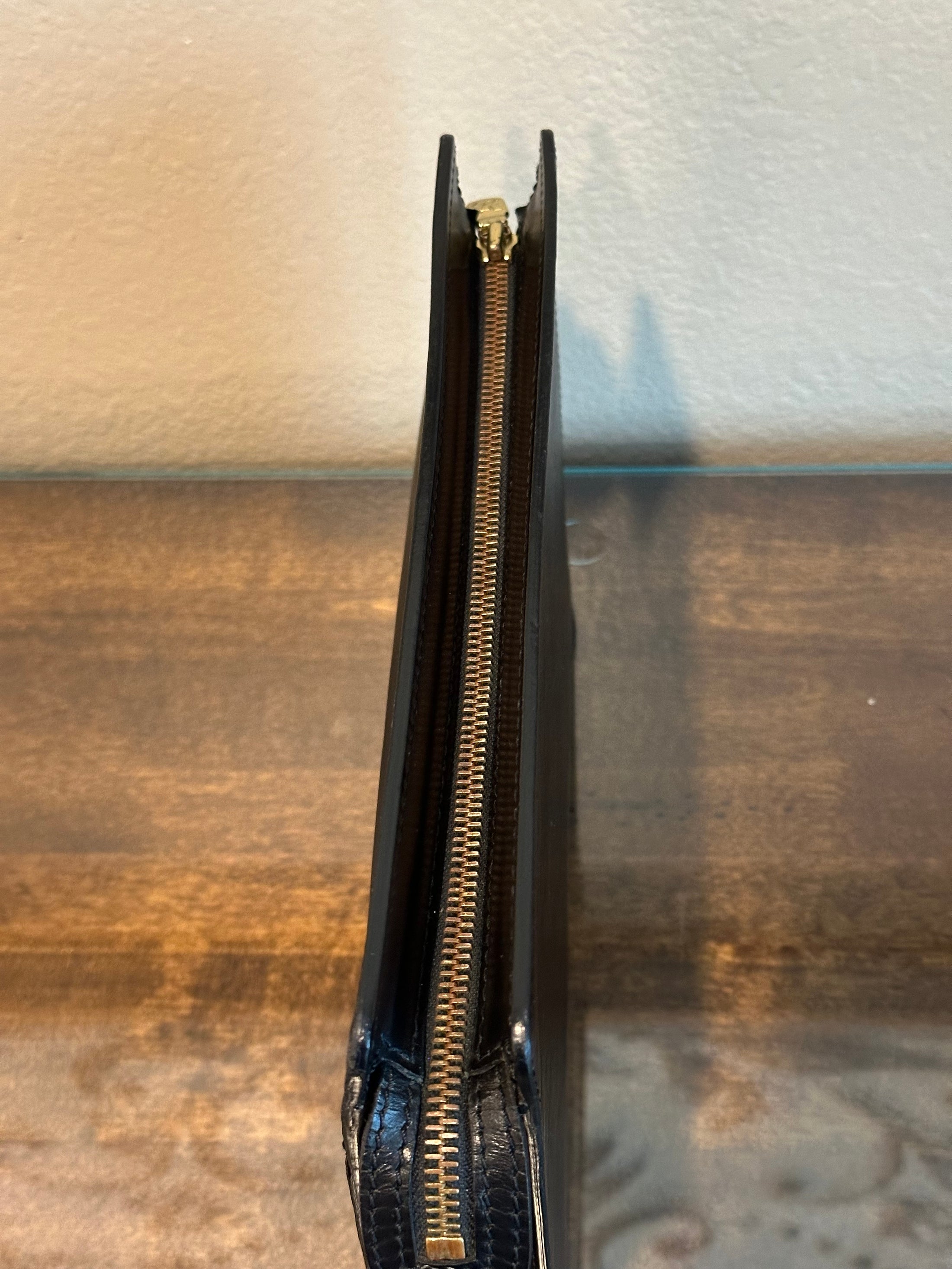 Pochette Homme in Black Epi Leather