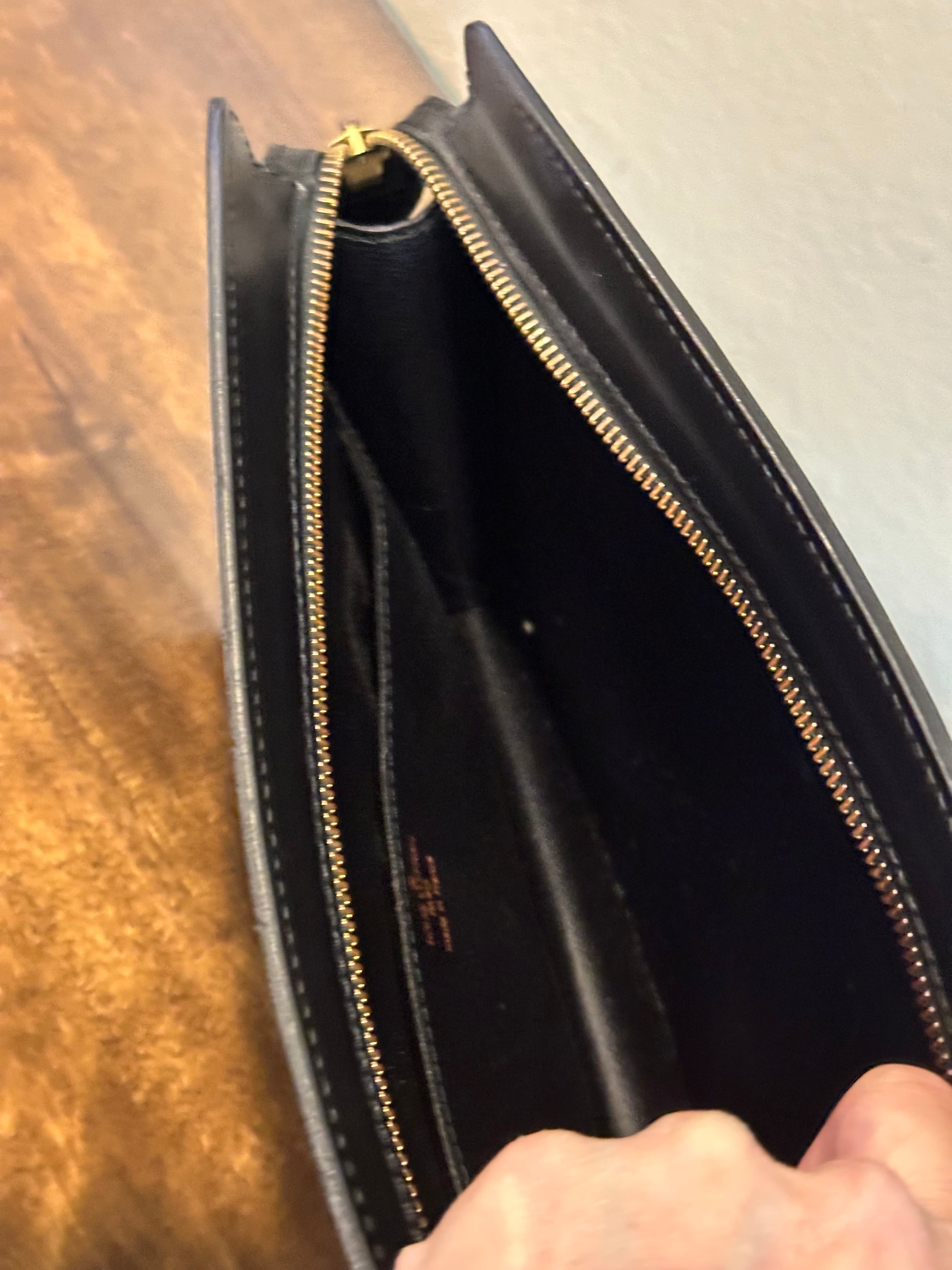 Pochette Homme in Black Epi Leather