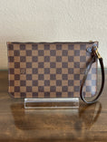 Load image into Gallery viewer, Neverfull Pouch MM - Damier Ebene
